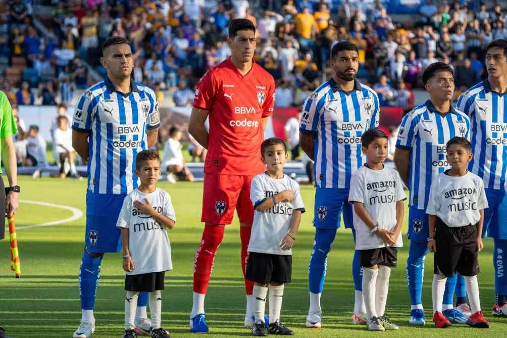 MEXSPORT Jugadores de Rayados previo al partido ante Tigres