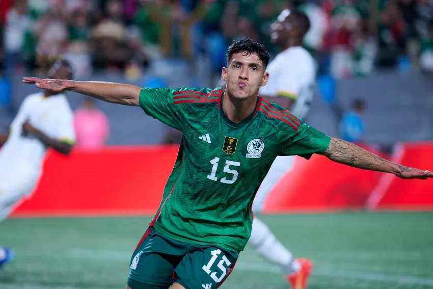 Uriel Antuna celebrando su gol ante Ghana