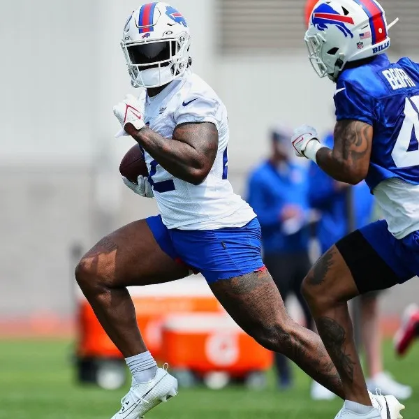 Damien entrenando con los Buffalo Bills