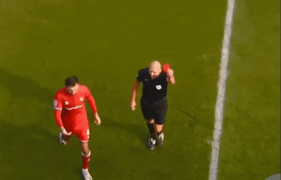 El director técnico fue expulsado