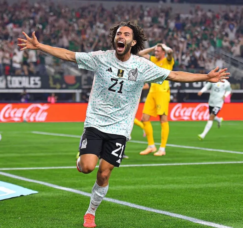 Primer gol con Selección