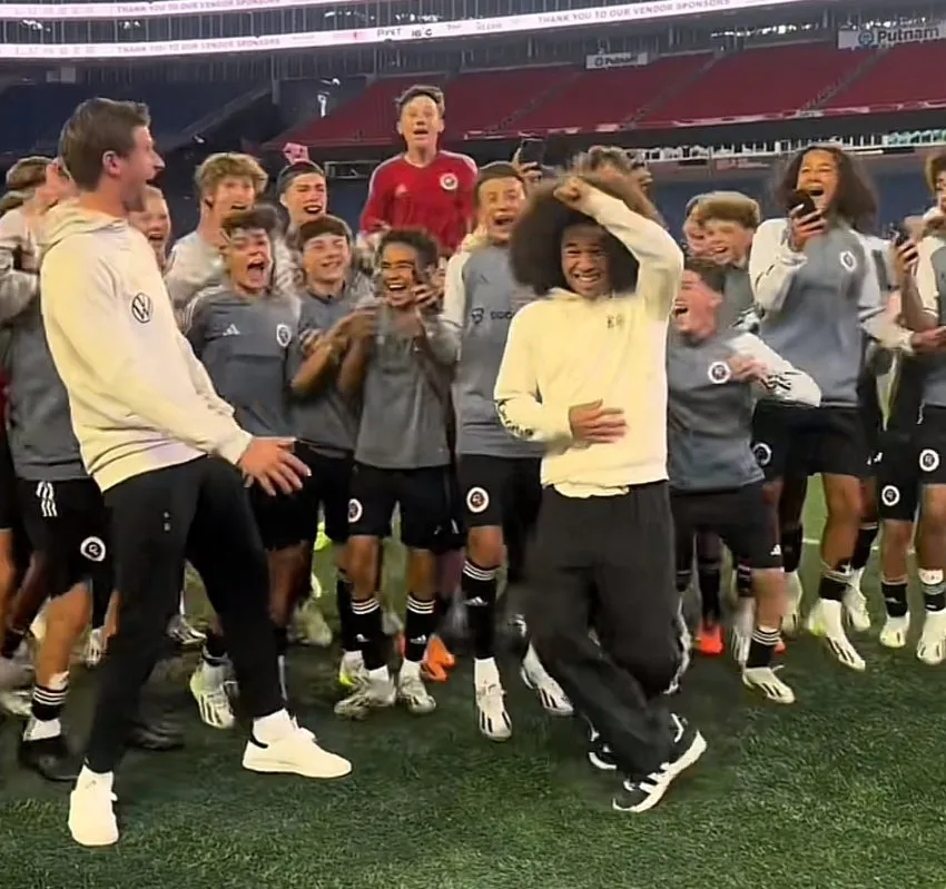 Bailando frente a los niños