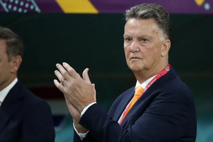 Hristo Stoichkov arremetió contra Louis Van Gaal