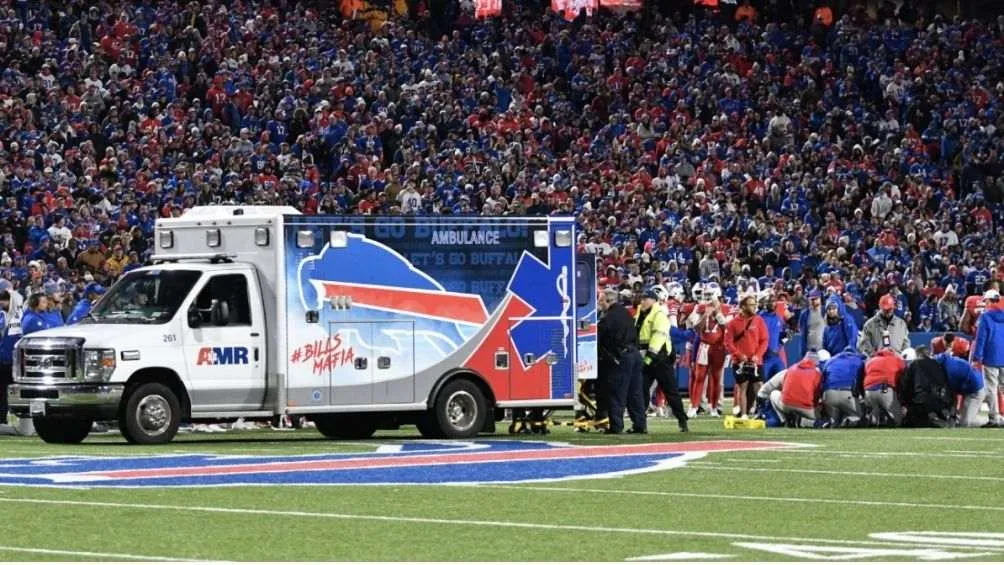 La ambulancia tuvo que ingresar por el jugador