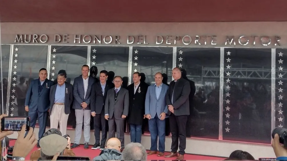 La ceremonia en el Muro de Honor en el AHR