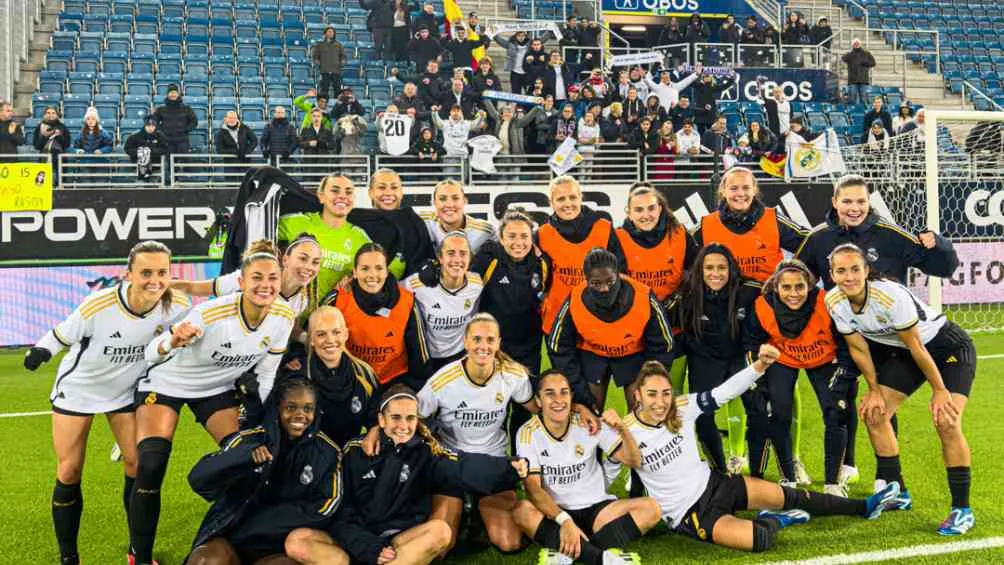 El Real Madrid tras la victoria para clasificar en el torneo continental