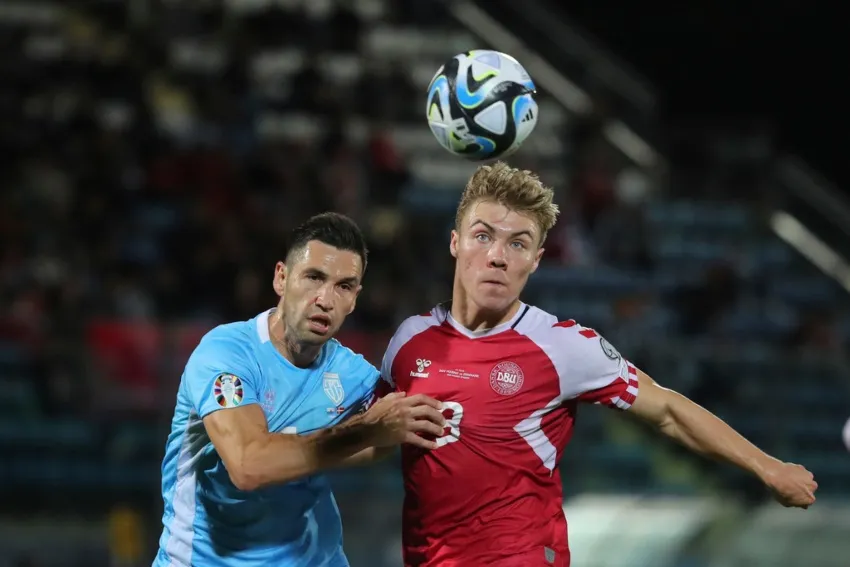 Dinamarca se complicó pero logró la victoria