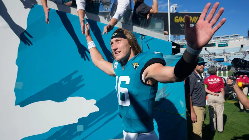 Trevor Lawrance está entre algodones