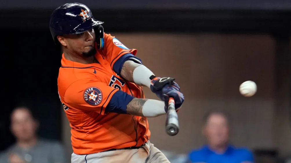 AP Astros se mantiene con vida