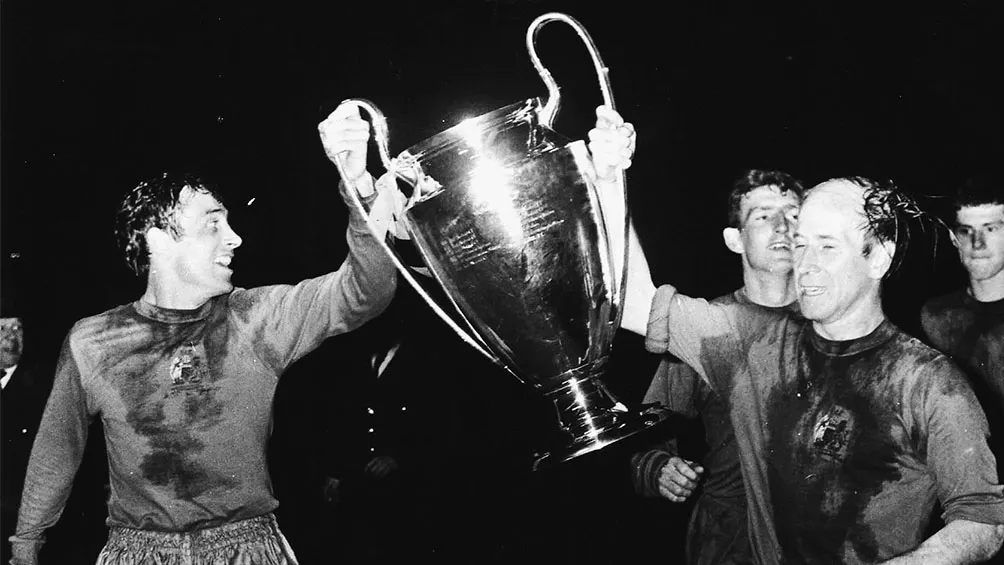 Charlton celebra la Copa de Europa de 1968