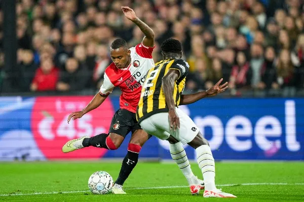 Feyenoord se mantiene invicto en la Eredivisie