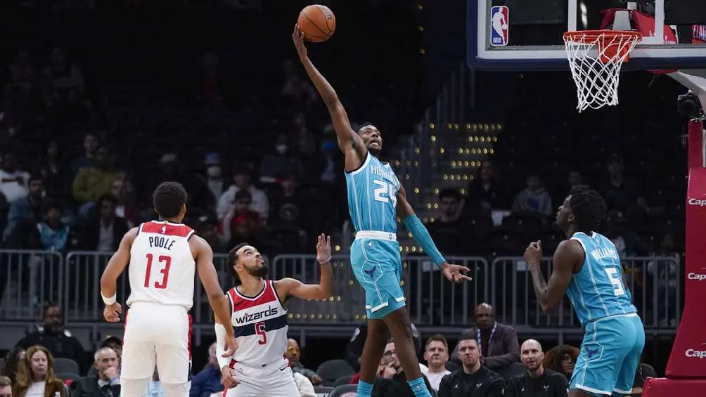 El joven talento participa en la demanda