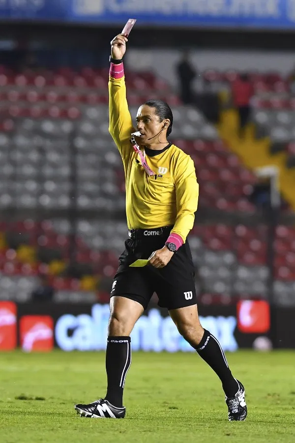 Óscar Macías expulsó a Miguel Herrera