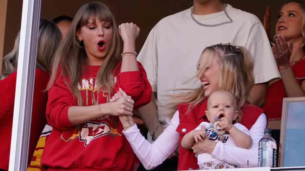 AP Taylor Swift y Brittany Mahomes en el Arrowhead Stadium