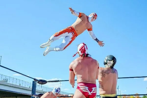 Místico volando desde la tercera cuerda