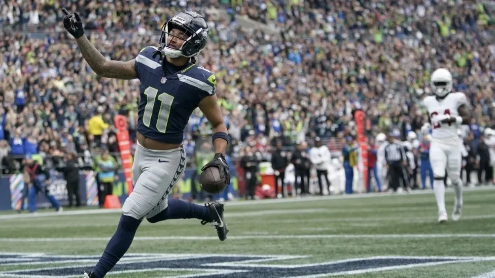 Jaxon Smith celebra la anotación ante Cardinals