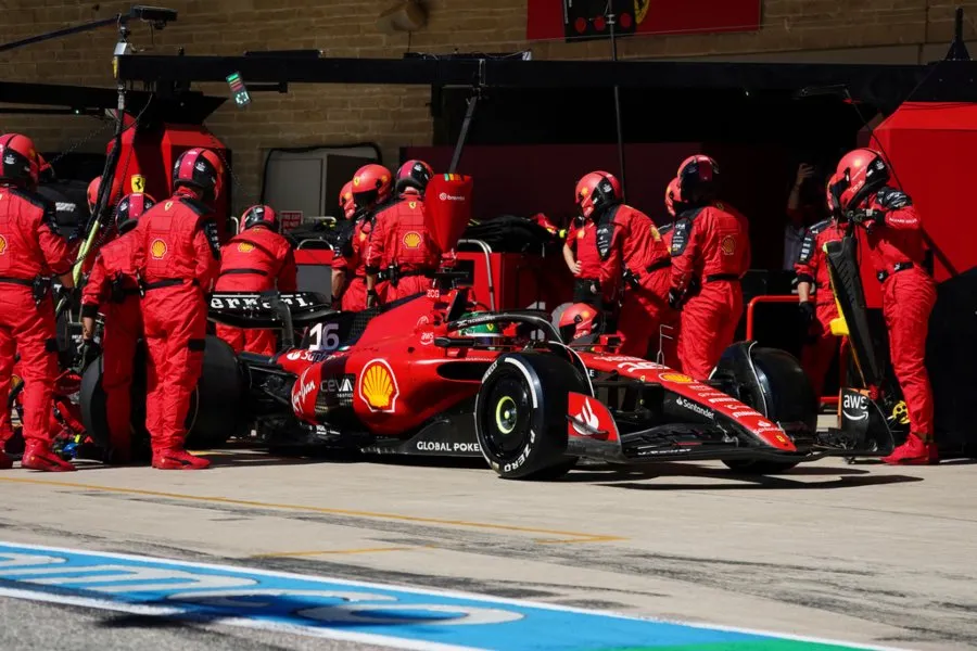 AP Ferrari reconoció errores con Charles Leclerc