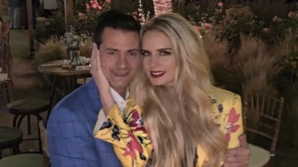 Tania Ruiz junto a Enrique Peña Nieto