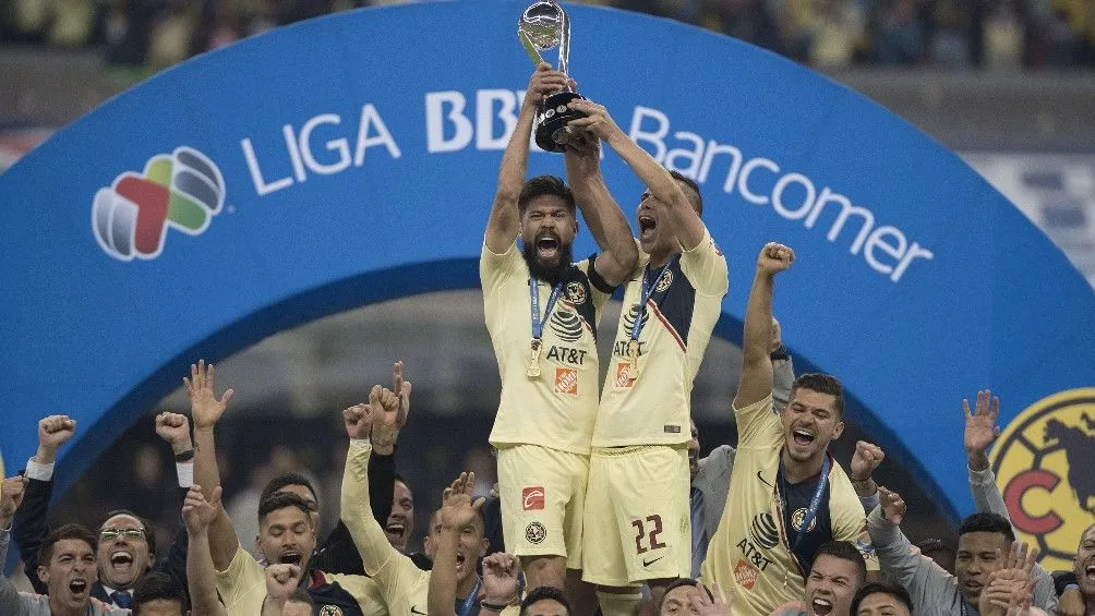 Oribe Peralta levantando el campeonato en 2018