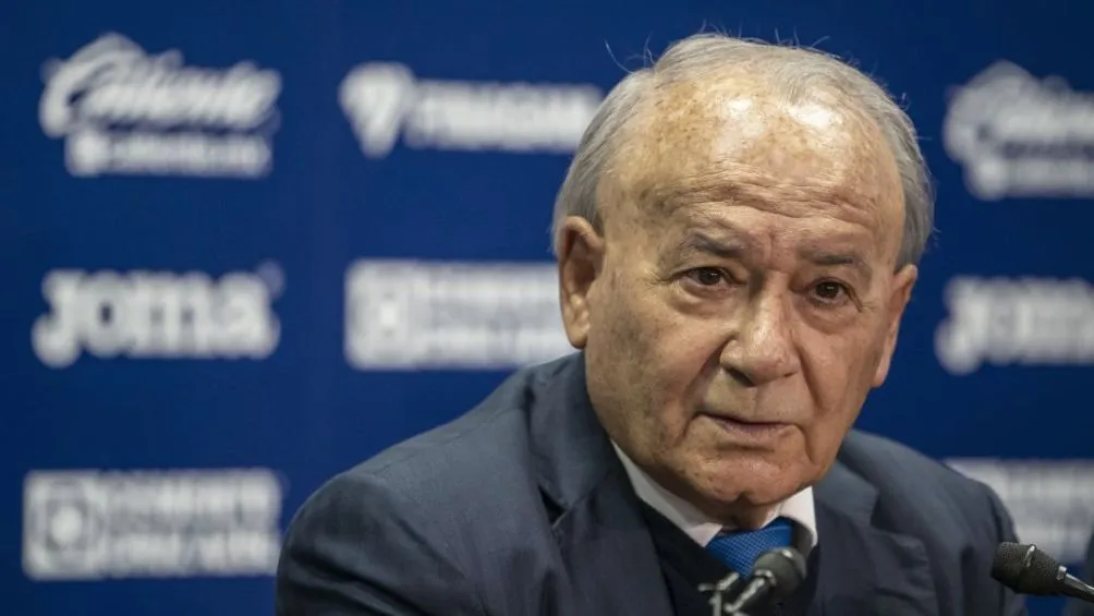 Cuevas durante una conferencia de prensa