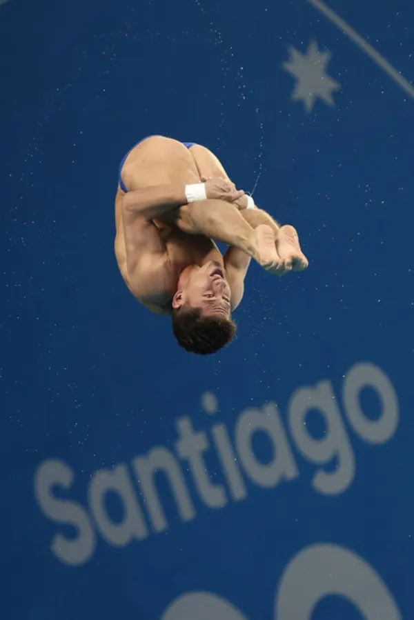 Randa Willars realizando su clavado