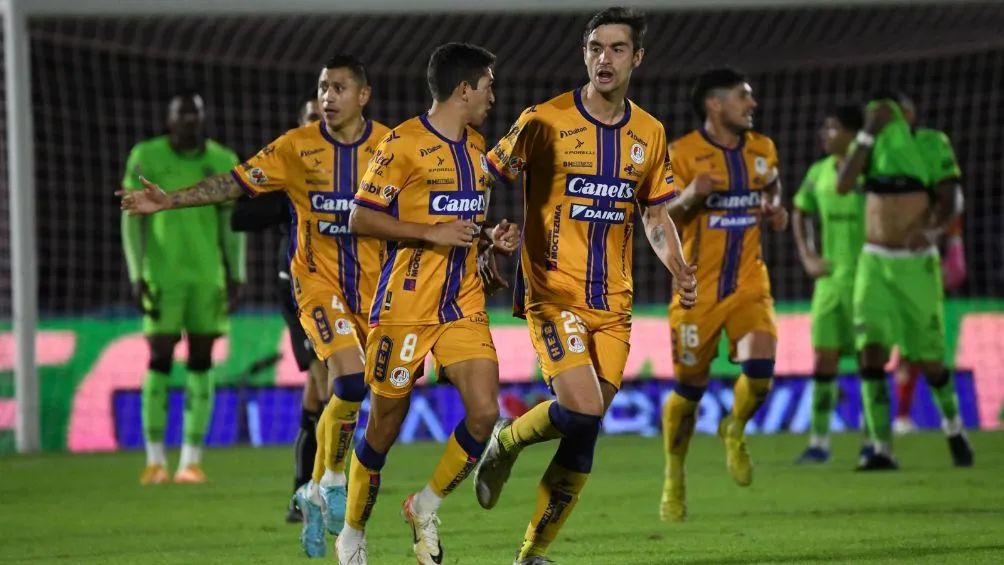 Unai Bilbao celebrando su gol