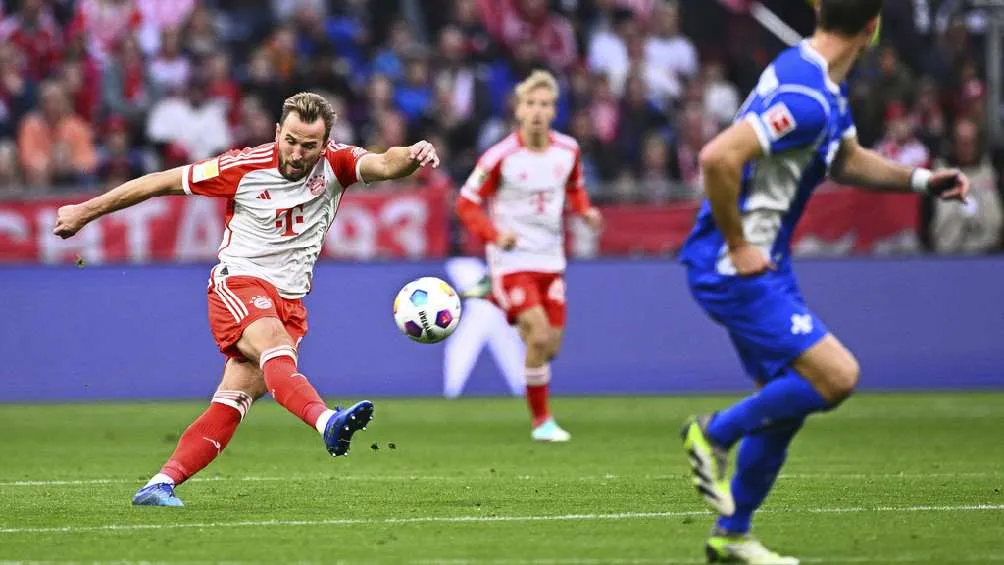 Kane marcó un hat trick