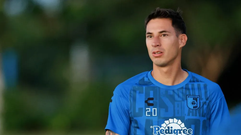 Lainez en un entrenamiento con Querétaro