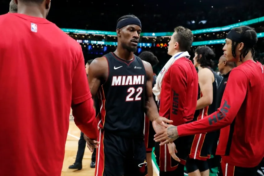 Boston se impuso en casa