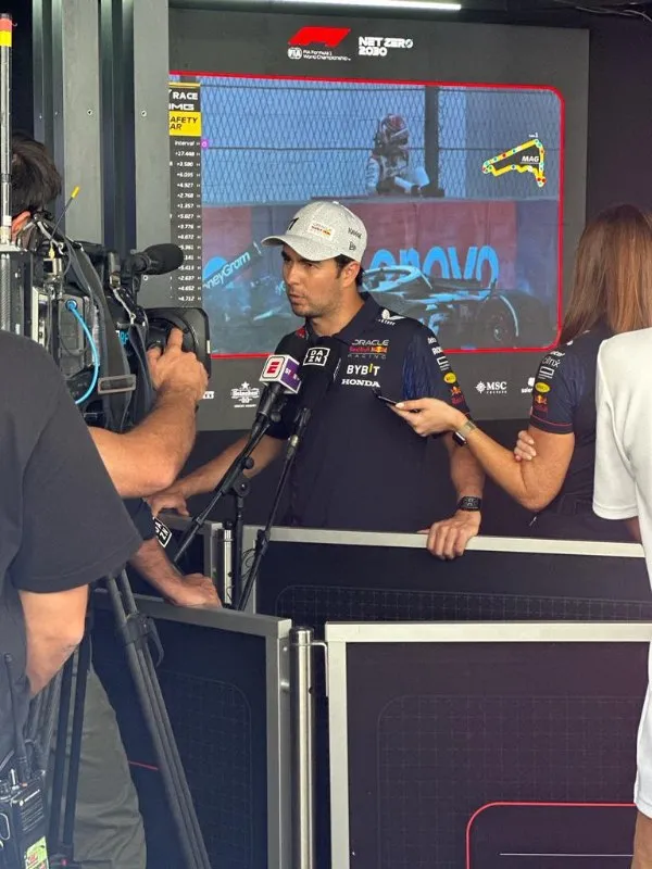 Checo abandonó el GP de México