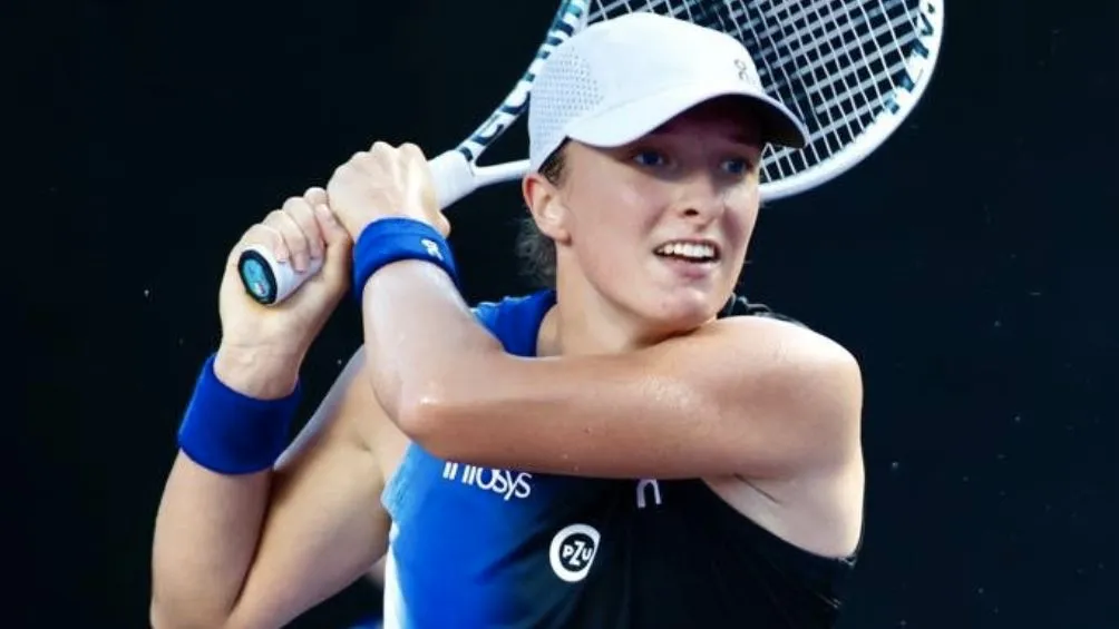 TWITTER: @WTAGuadalajara Iga Swiatek durante su partido