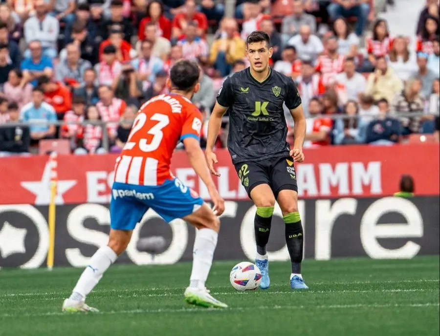 César Montes con el Almería