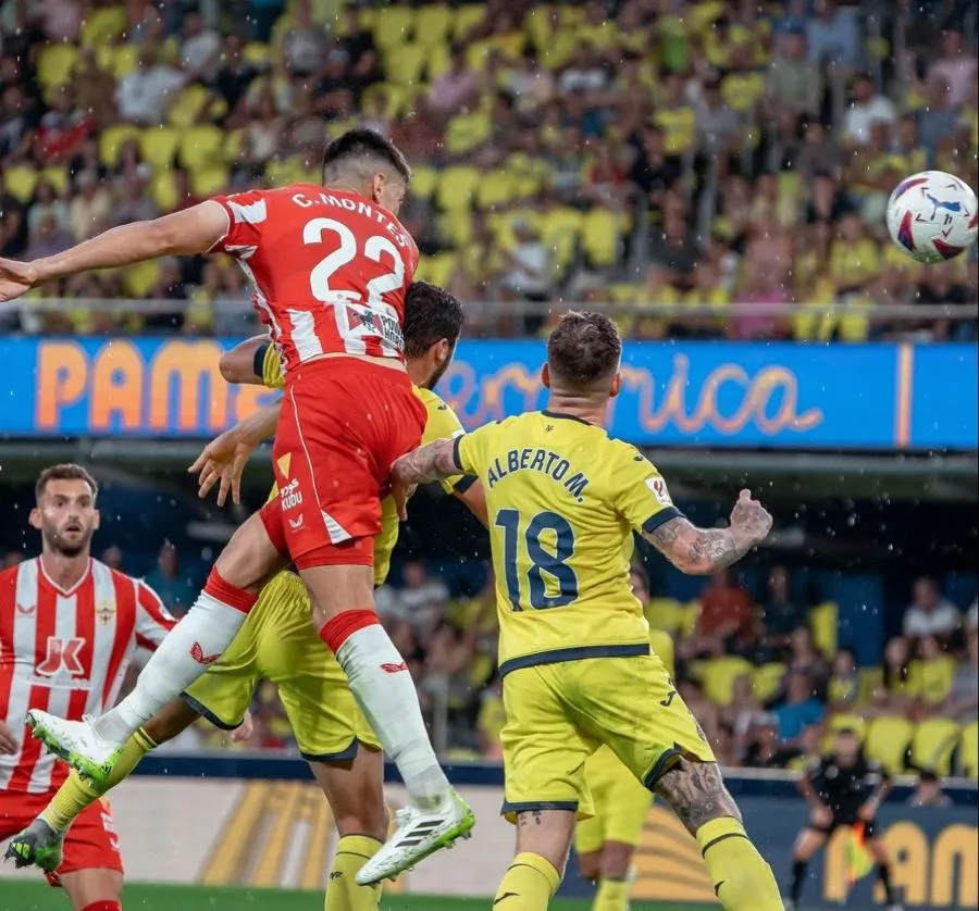Afición del Almería explotó contra César Montes