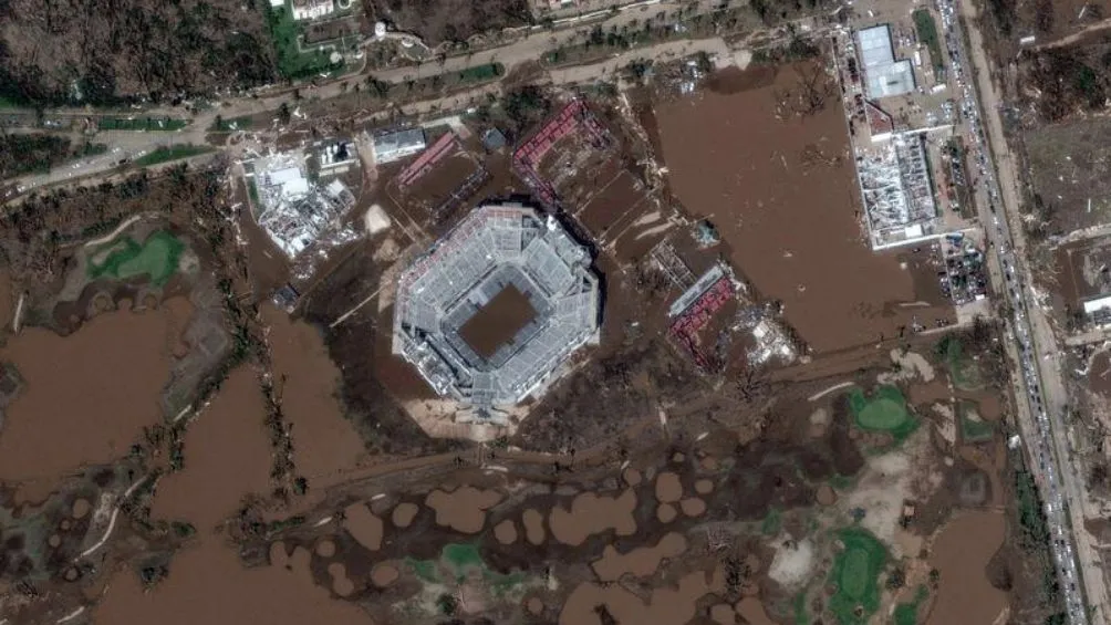 Arena GNP desde el aire tras el huracán Otis