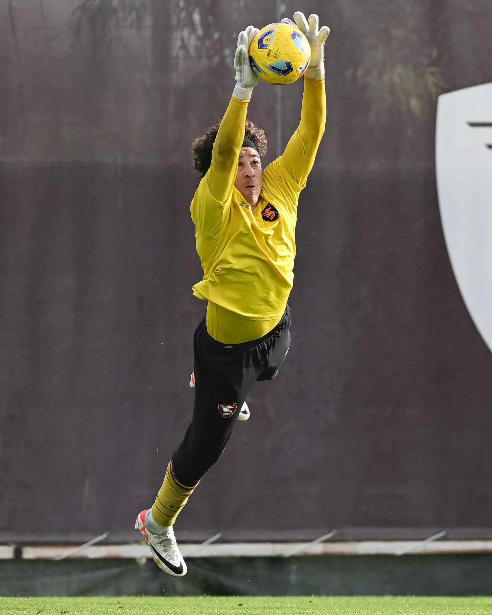 Ochoa se luce durante un entrenamiento