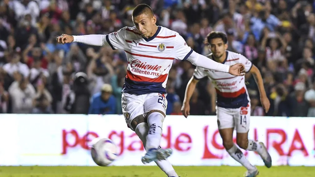 MEXSPORT Piojo Alvarado en el cobro de su penal