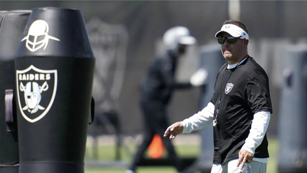 McDaniels en un entrenamiento con Las Vegas Raiders