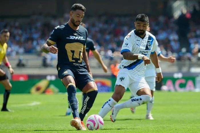 Pumas enfrentando a Puebla en CU