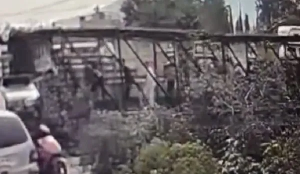 Puente en Neza se cayó