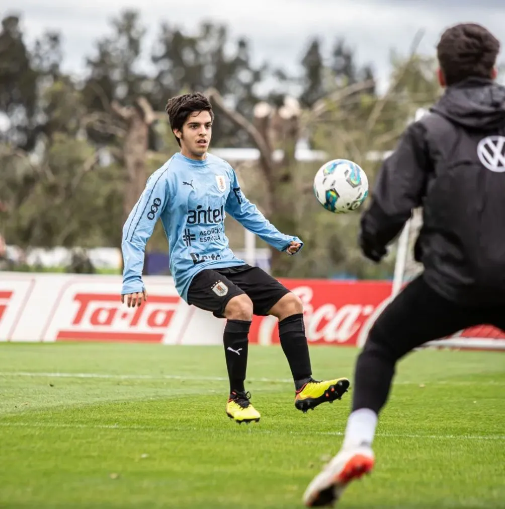 Biscayzacu durante una concentración con la selección charrúa