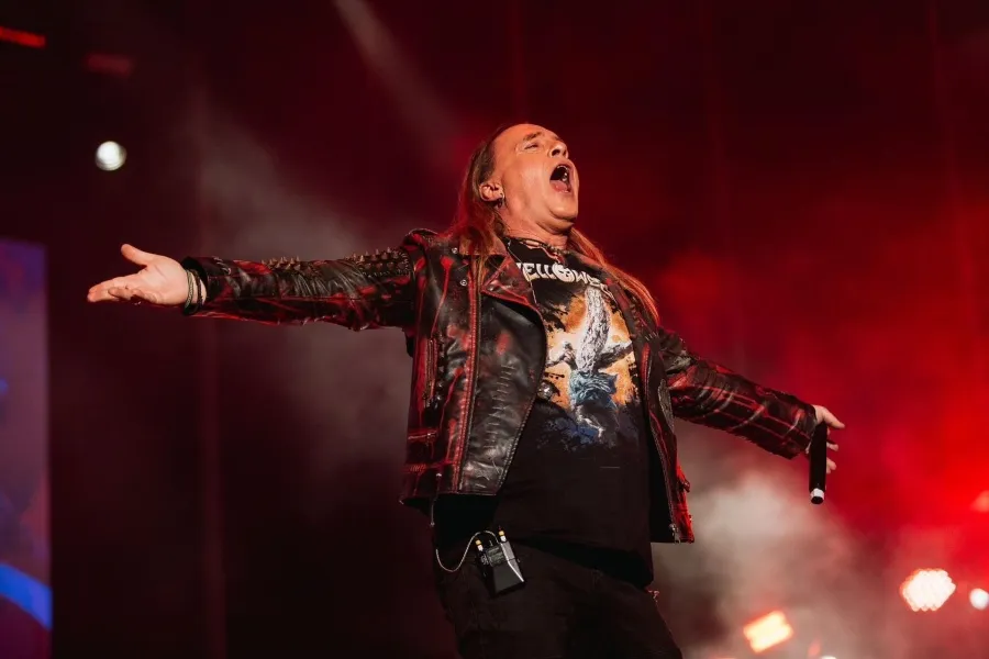 FACEBOOK: HELL AND HEAVEN Helloween lució en el primer día de Hell and Heaven