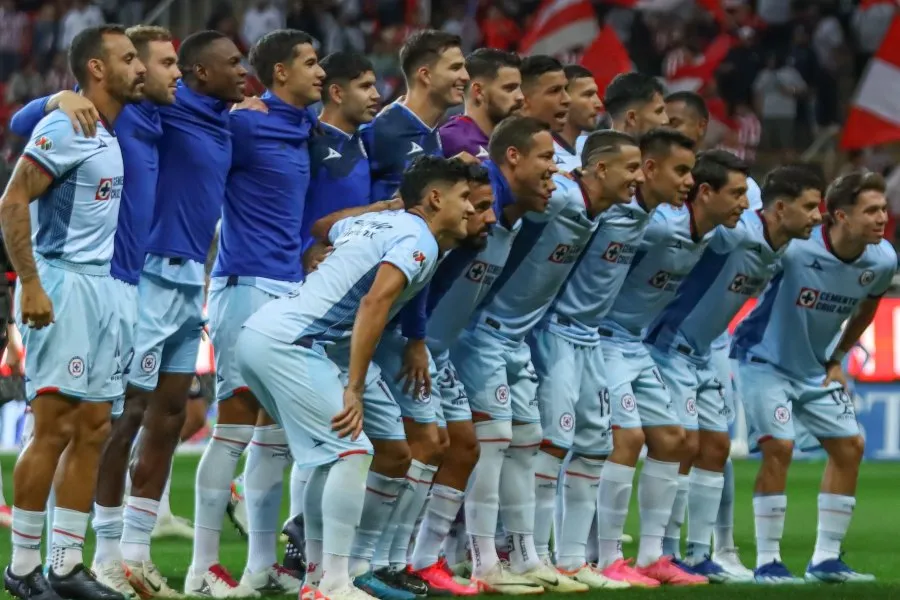 Cruz Azul perdió de último minuto ante Chivas