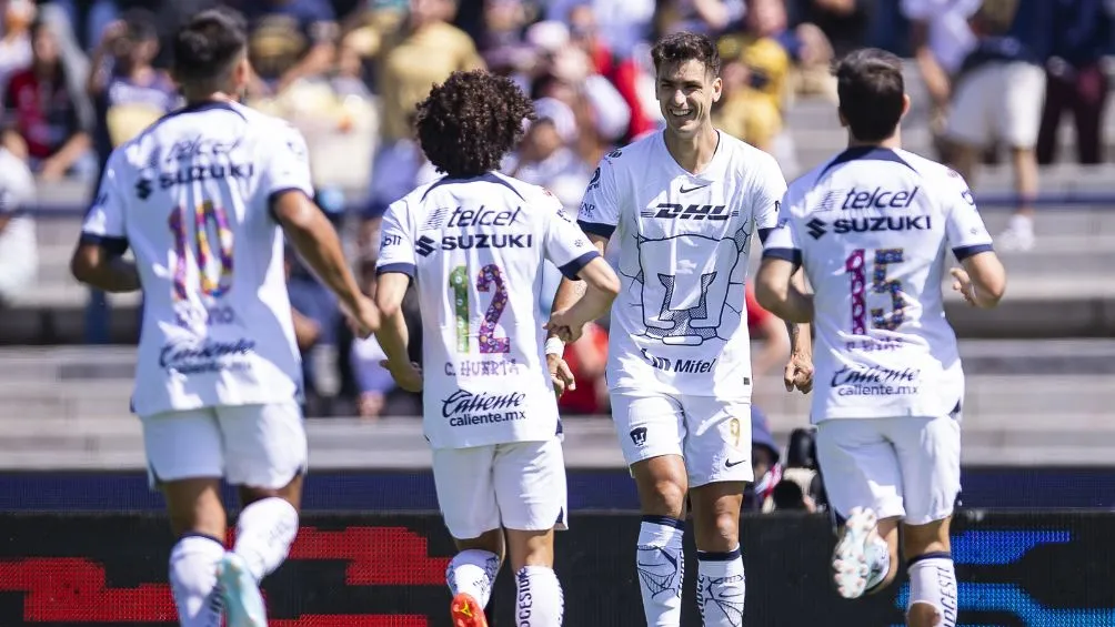 El delantero celebra el primer gol del partido