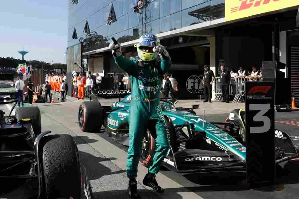 Alonso tras la carrera en Brasil