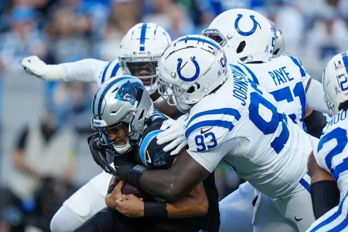 Colts venció a los Panthers