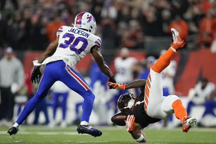 Bengals enfrentando a los Bills
