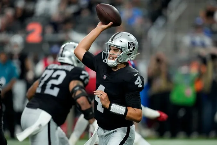 AP Raiders venció 30-6 a los Giants