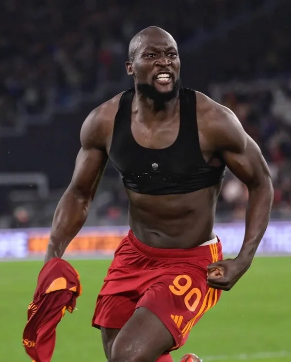 Lukaku celebrando el gol de la victoria