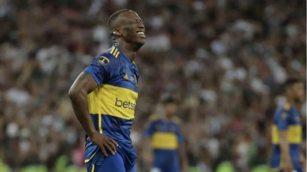 AP Luís Advincula luego de caer en el Maracaná