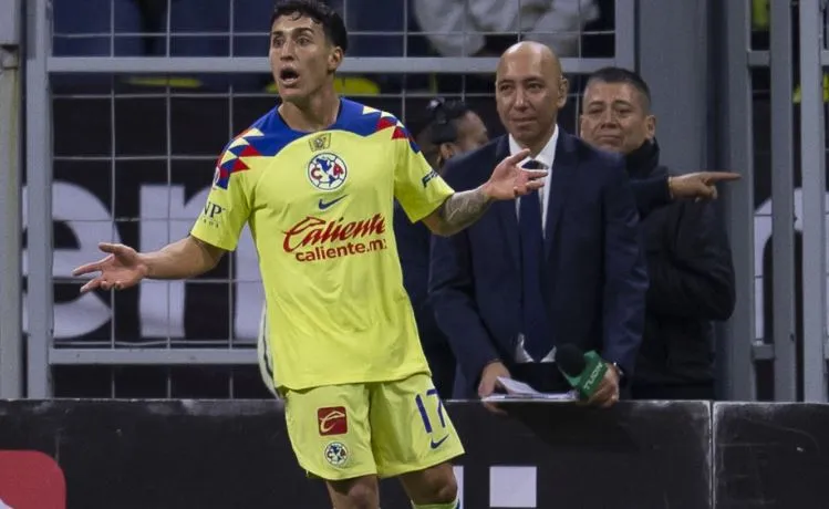 Zendejas, en acción con América